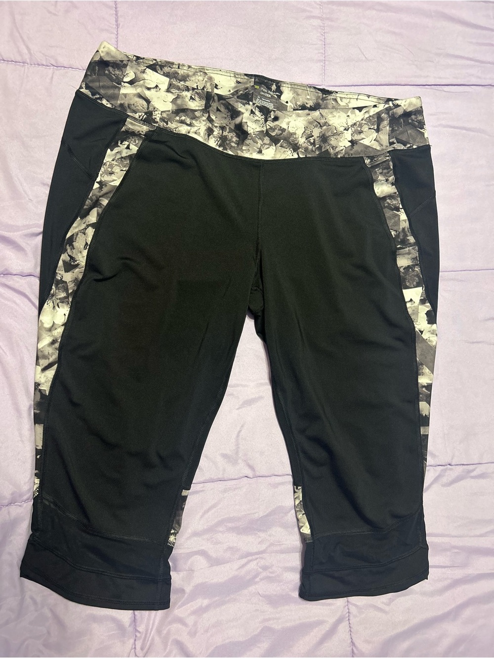 tek gear Black Capri Leggings with Gray Marble Trim